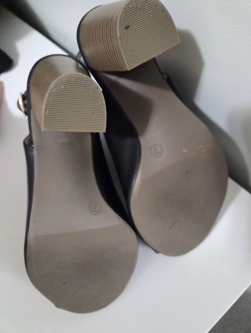 Open-Toe Slingback Block Heel - Picture 7 of 9